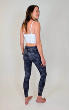 Load image into Gallery viewer, Canyon Carry-All Leggings
