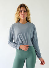 Load image into Gallery viewer, Studio Long Sleeve Pull Over
